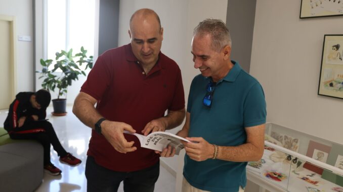 Gustavo-Lorente-presenta-su-quinto-libro-Los-retos-de-ser-maestroen-la-Casa-de-la-Cultura-de-Alcazar-de-San-Juan