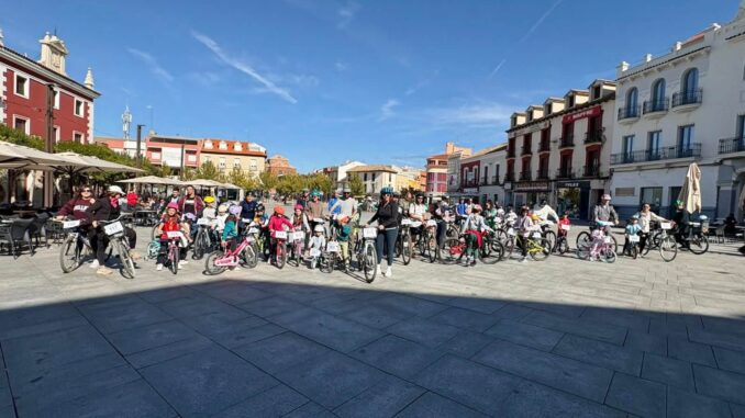 La-X-Ruta-Ciclista-de-las-Jornadas-de-Cine-Solidario-recorre-las-calles-de-Alcazar-de-San-Juan